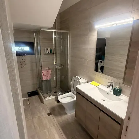 Nikoleta - Front Luxury With Access *