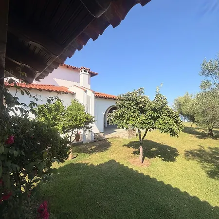 Nikoleta - Front Luxury With Access